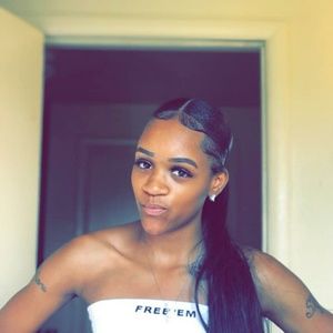 Meet your Posher, Tanjaniqa